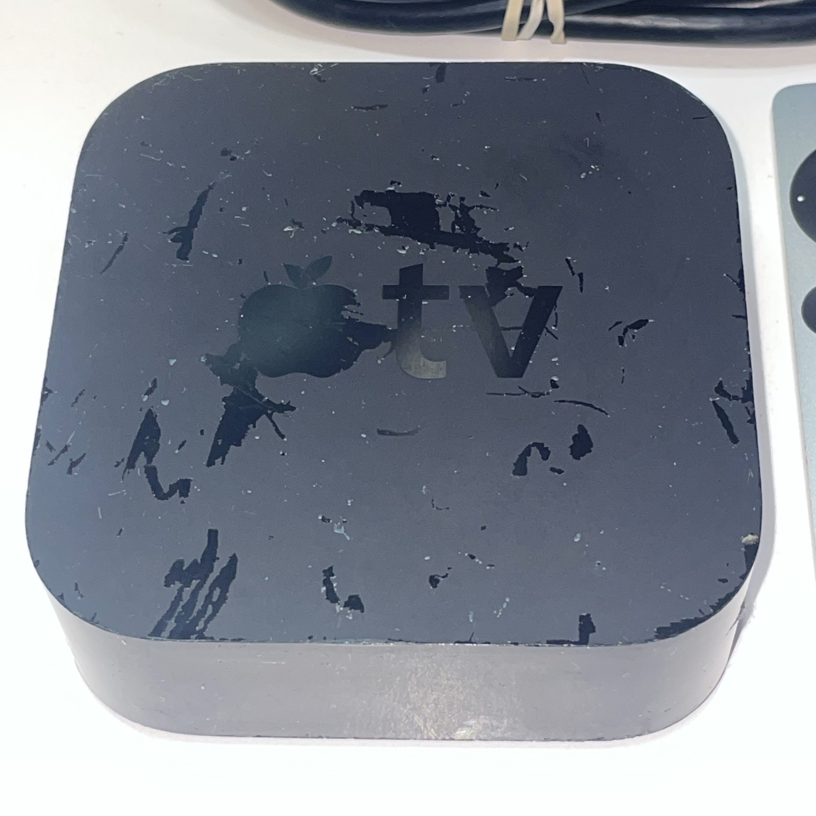Apple TV (4th Generation) HD Media Streamer A1625 w/ Remote & Cables Tested