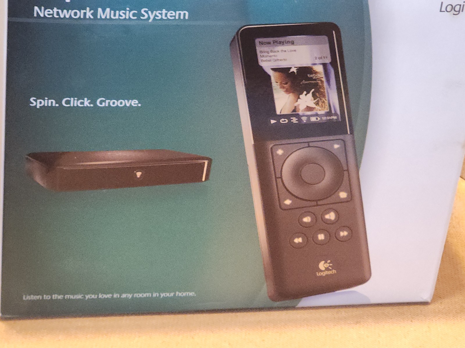 Logitech Squeezebox Duet Network Music System, WiFi Radio Stations 2.4 Color LCD