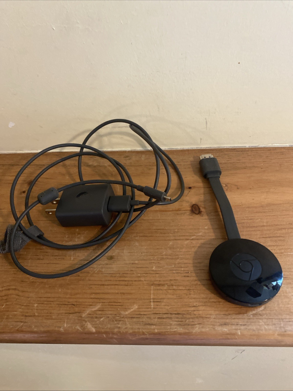 Google Chromecast 1080p NC2-6A5 2nd Gen HD Media Streamer + USB Power Cord