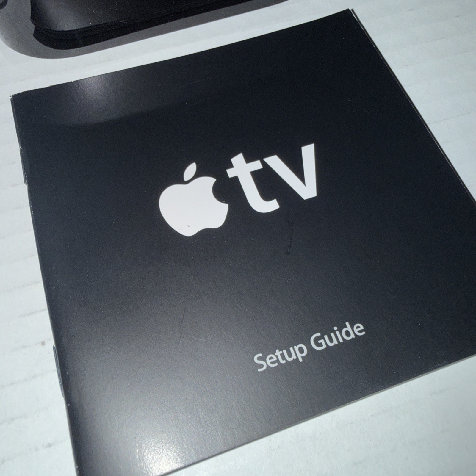 Apple TV 3rd Generation HDMI 1080p FHD Media Streamer – Black (MD199LL/A)