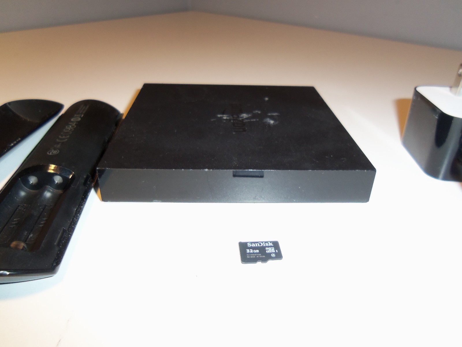 Amazon Fire TV 2nd Gen DV83YW 4K Streaming Box w/Remote Power & 32GB SD Card