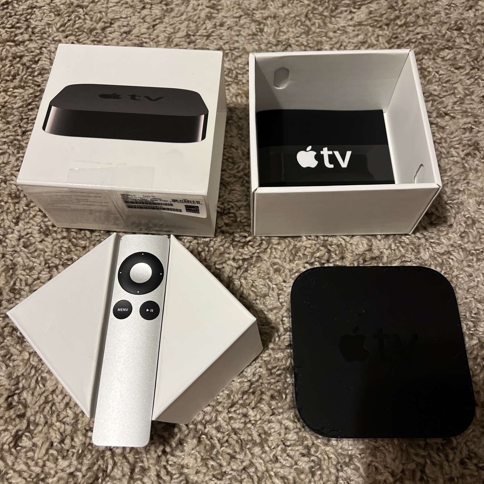 Apple TV: A1469 3rd Generation Media Streamer W/ Remote (No Power Cord)