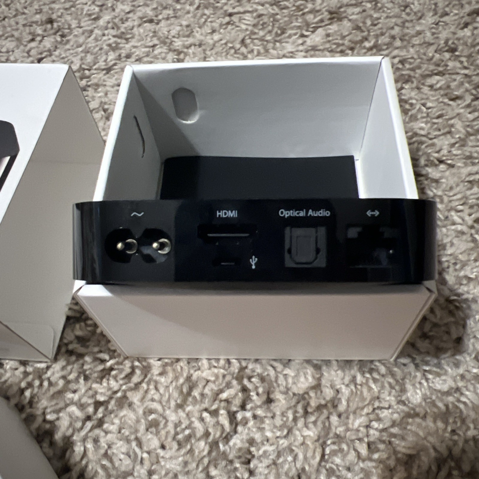 Apple TV: A1469 3rd Generation Media Streamer W/ Remote (No Power Cord)