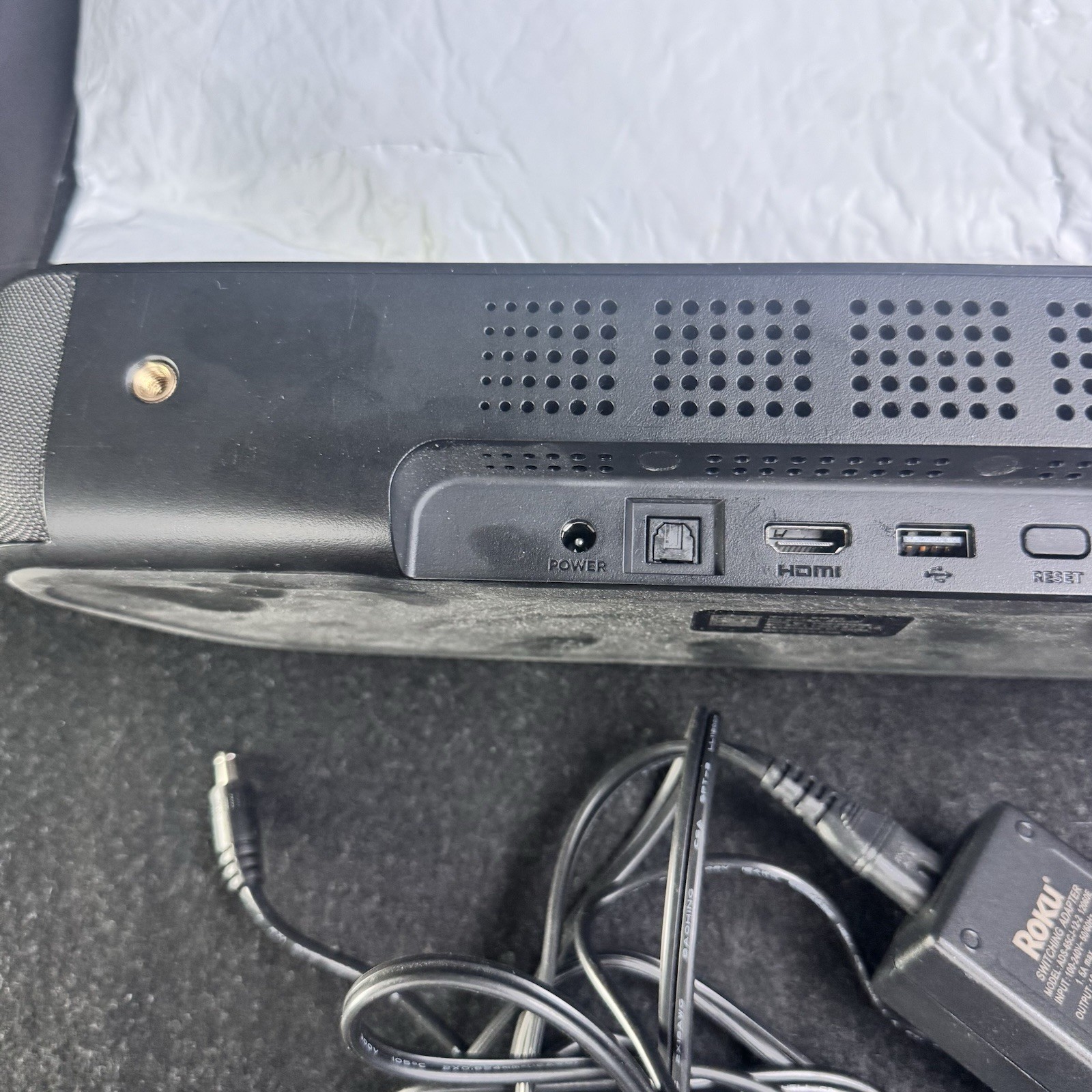 Roku Streambar 9102X/9102R 4K HDR Media Streamer Audio Bar w/ Remote ( READ )