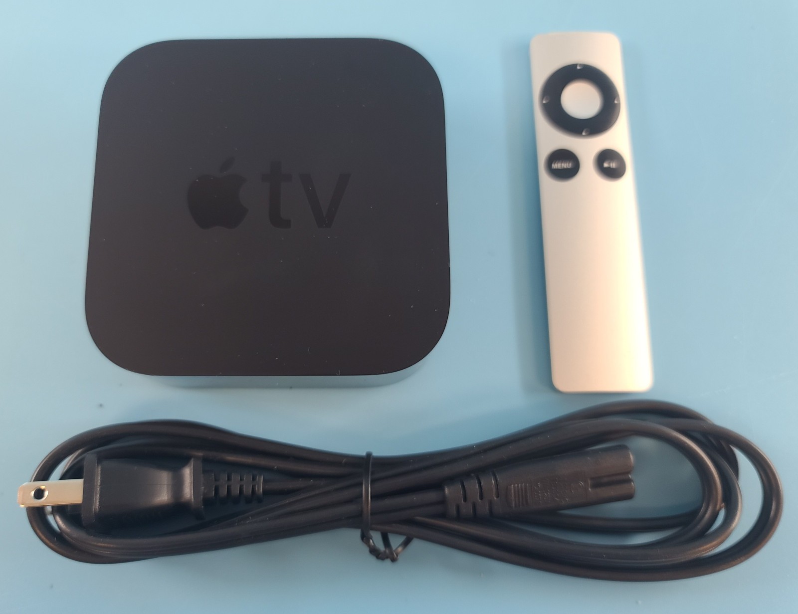 Apple TV HD 4th Gen A1625 MR912LL/A 2GB RAM 32GB w/Power Cable and A1294 Remote