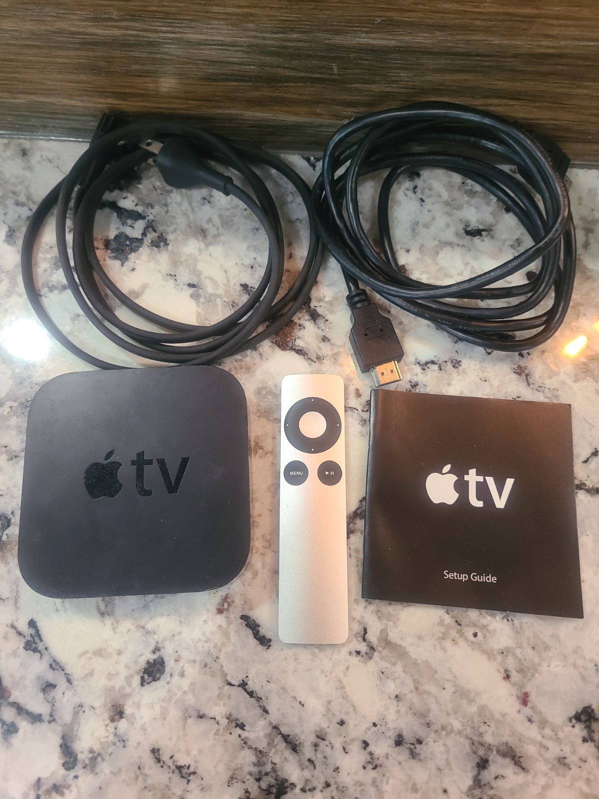 2014 Apple TV 3rd Generation HDMI 1080p Remote Included open box