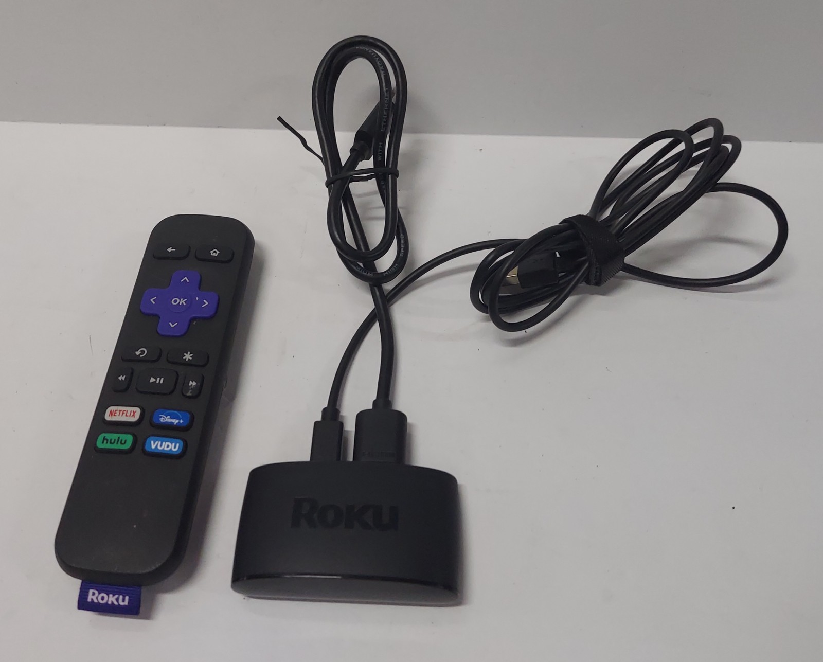 Roku Express HD (3930X) w/ Power Adapter, HDMI Cable, Remote & Sticker – Used