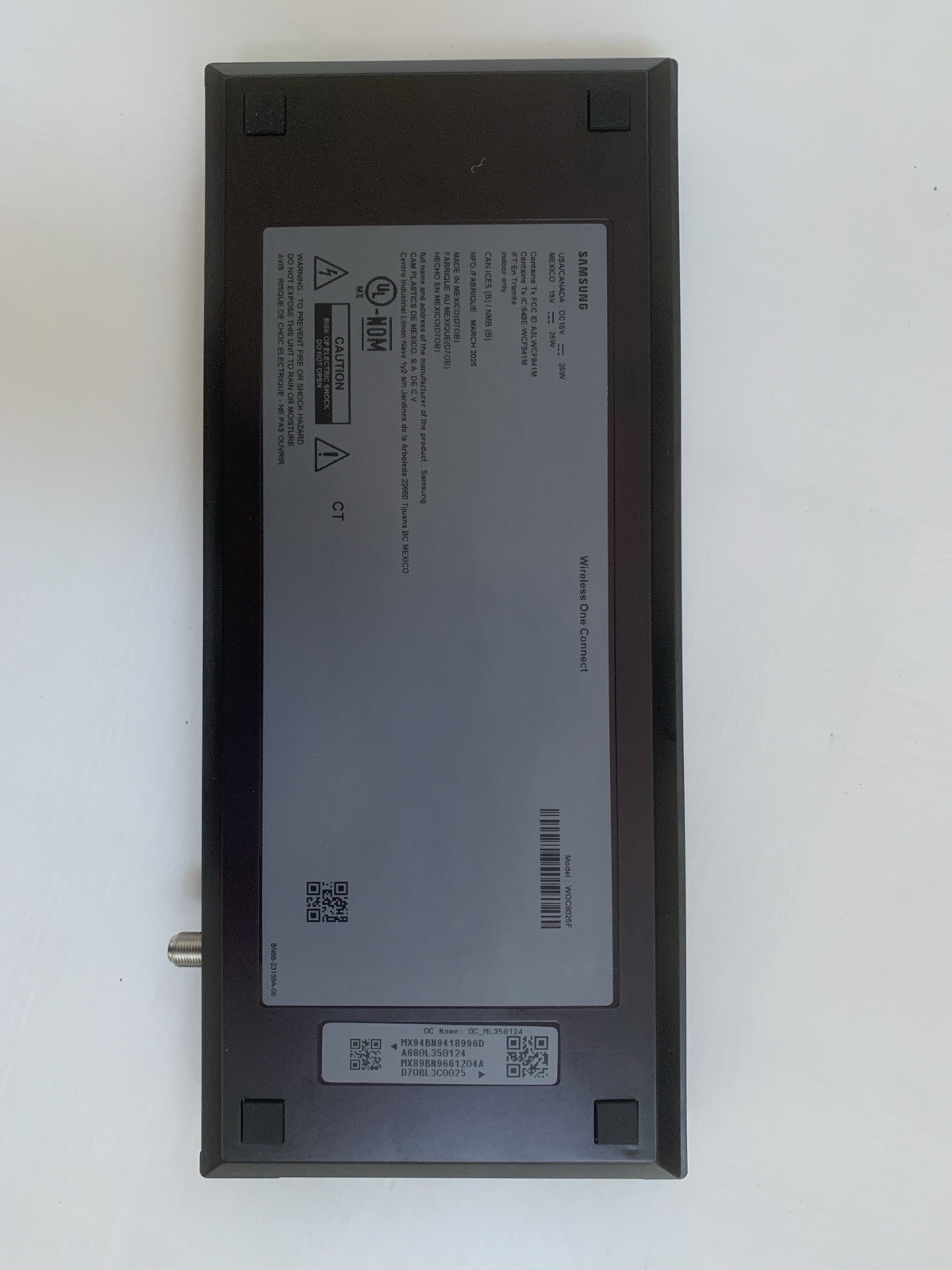 Samsung One Connect Box WOC8025F + USB-C Power Supply and Remote.