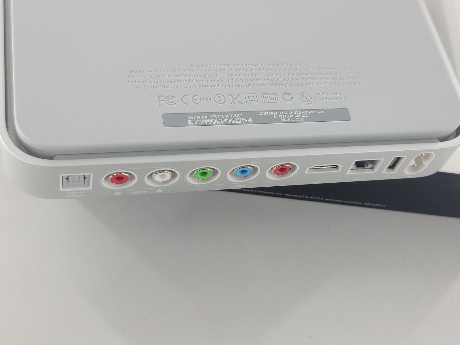 Apple TV A1218 MA711LL/A Media Streamer Box HDMI Wi-Fi Silver Music Photos
