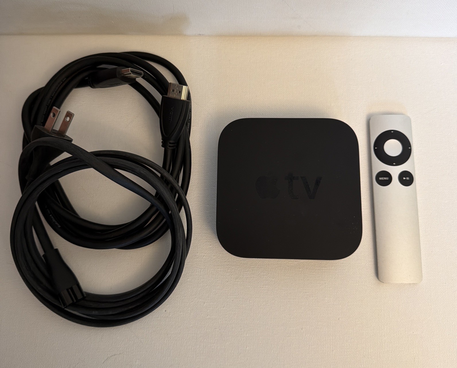Apple TV A1469 HD Digital Media Streamer – Black (3rd Generation)