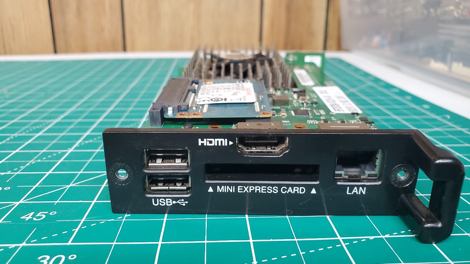 LG NC2100 Digital Signage Internal Media Players EBR73673804 NC2100–B/I