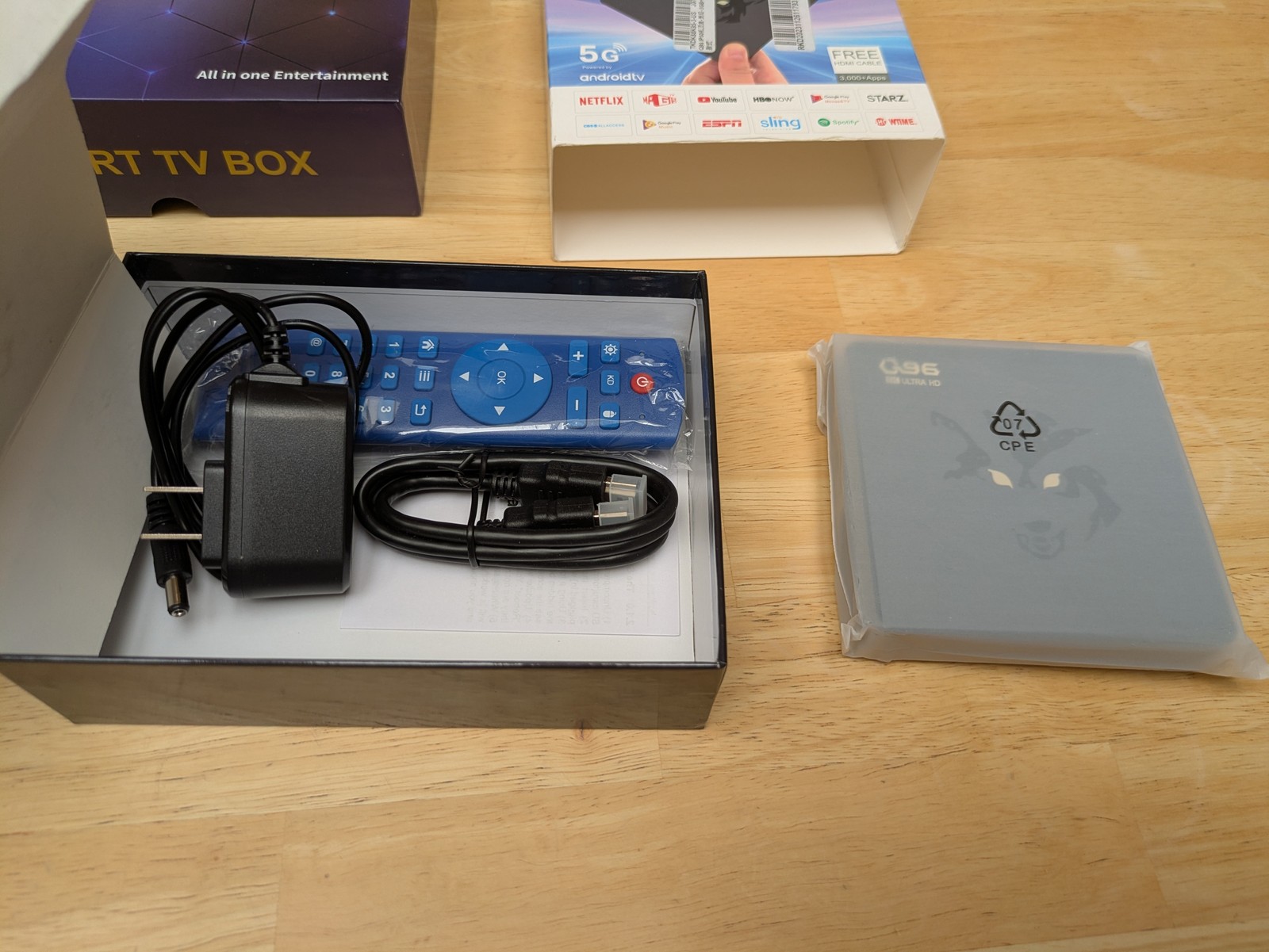 Q96 8K Ultra HD Android TV Box OTT Set-Top Box
