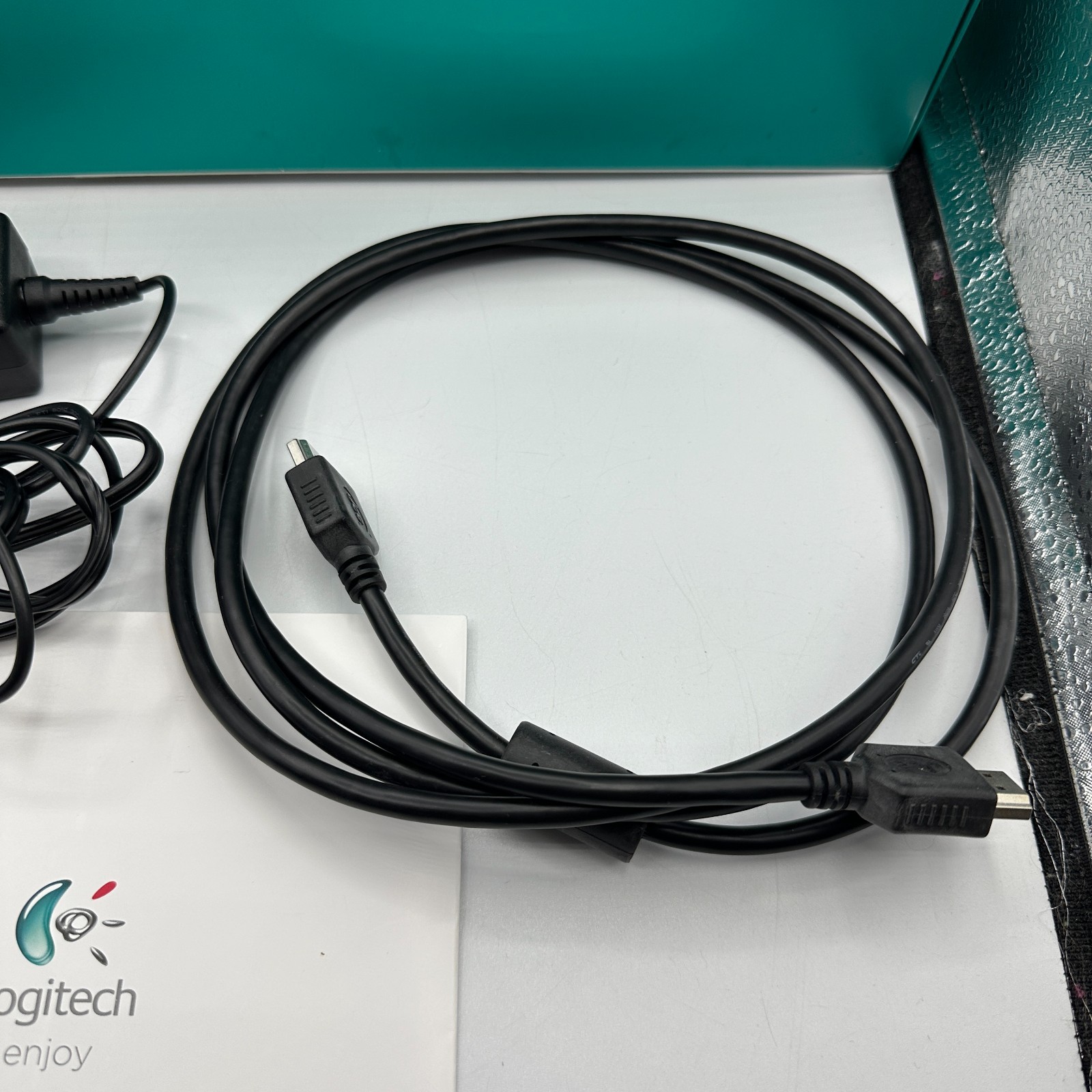 UNTESTED PARTS REPAIR Logitech Revue D-R0001 Black Wireless Digital HD Google TV
