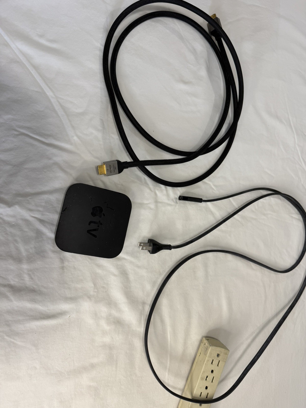 Apple TV (2nd Generation) 8GB Media Streamer – A1378