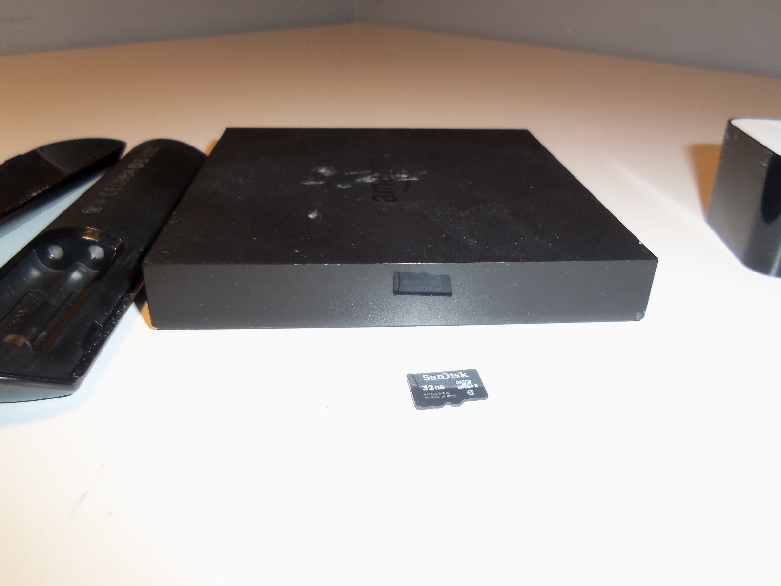 Amazon Fire TV 2nd Gen DV83YW 4K Streaming Box w/Remote Power & 32GB SD Card