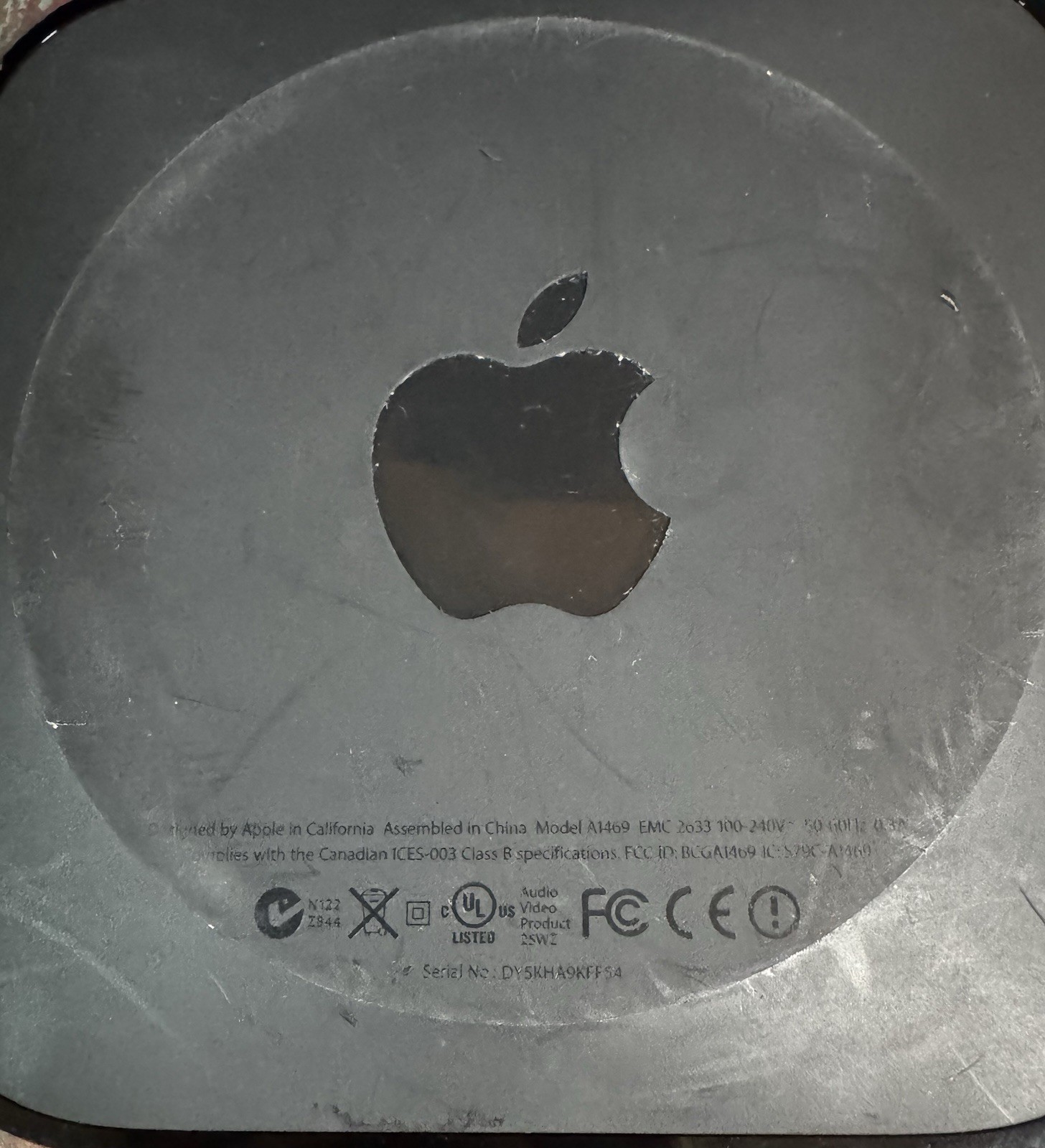 Apple TV Model A1469 with remote